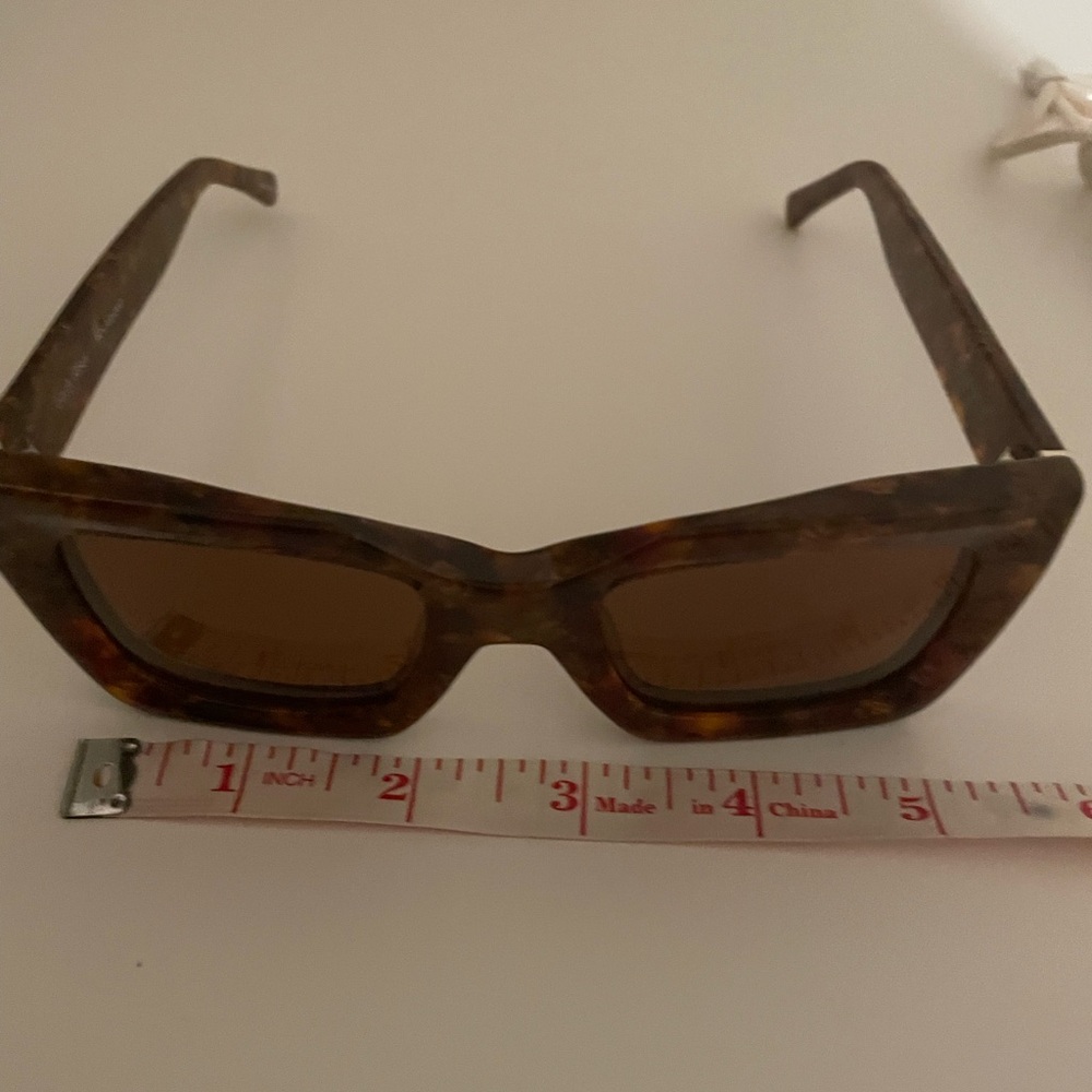Z Supply Stylish Tortoiseshell Sunglasses